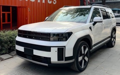 Vừa về đại lý, Hyundai Santa Fe Hybrid đã được giảm giá 50 triệu đồng